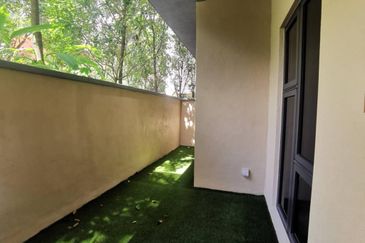 Henna Residence @ The Quartz