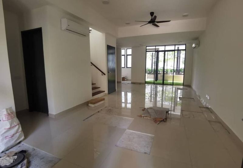 Henna Residence @ The Quartz