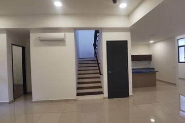 Henna Residence @ The Quartz