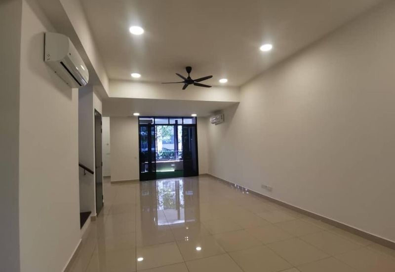 Henna Residence @ The Quartz