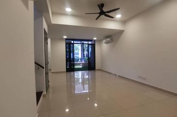 Henna Residence @ The Quartz