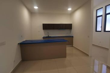 Henna Residence @ The Quartz