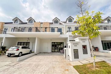 Monet Springtime @ Sunsuria City