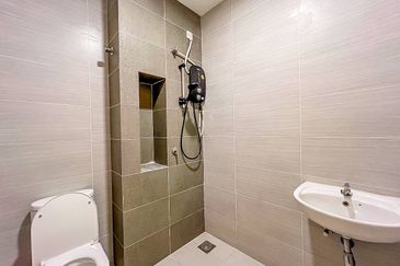 Monet Springtime @ Sunsuria City