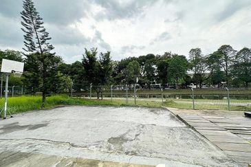 Jalan Cemara, Bandar Botanik