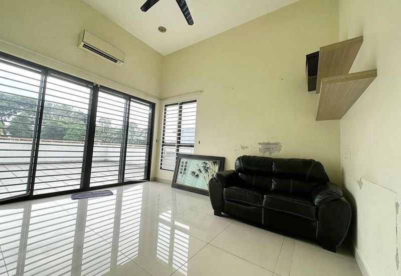 Jalan Cemara, Bandar Botanik