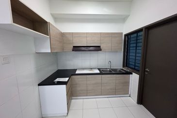 Seri Austin Luxury Apartment