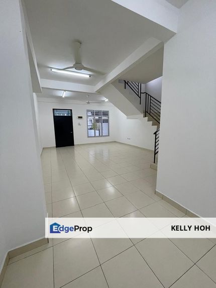 Jalan Scientex Jaya, Taman Scientex Senai Johor, 2.5 - Storey House, 4 Rooms 3 Bath, Partial Furnished, Freehold, Non-Bumi, Renovated, For Sale, Johor, Senai