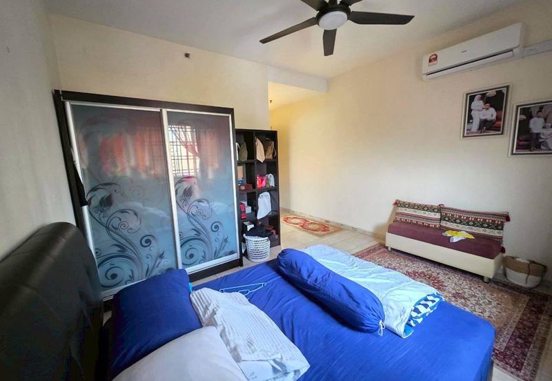 Prima Regency (Kensington Court)