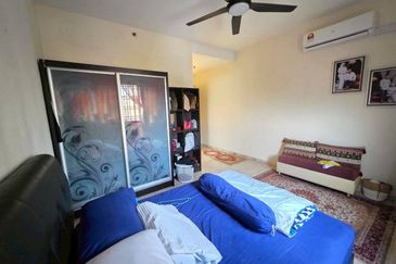 Prima Regency (Kensington Court)