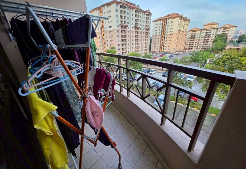 Prima Regency (Kensington Court)