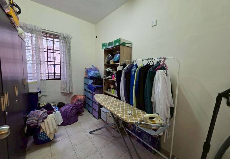 Prima Regency (Kensington Court)