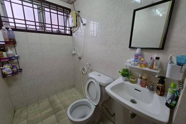 Prima Regency (Kensington Court)