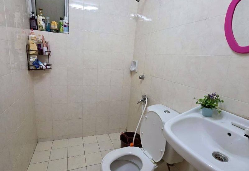 Prima Regency (Kensington Court)