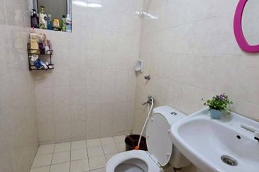 Prima Regency (Kensington Court)