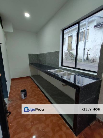 Jalan Pahlawan, Taman Ungku Tun Aminah Skudai Johor, Single Storey House, 3 Bedrooms 2 Bathrooms, Fully Renovated Freehold International Lot, For Sale, Johor, Skudai