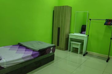 Dedaun Hijau (Greenfield Regency)