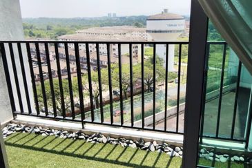 Dedaun Hijau (Greenfield Regency)