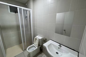 Meridin Bayvue Apartment