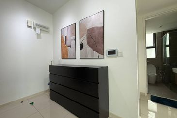 The M @ Medini Macrolink