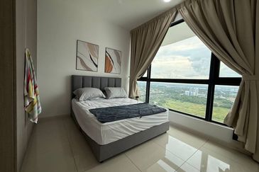 The M @ Medini Macrolink