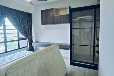 Dedaun Hijau (Greenfield Regency)