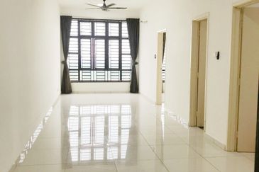 D'Summit Residences @ Kempas Utama