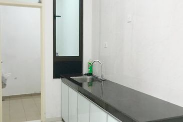 D'Summit Residences @ Kempas Utama