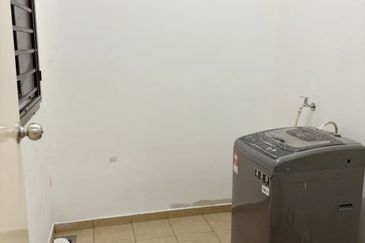 D'Summit Residences @ Kempas Utama