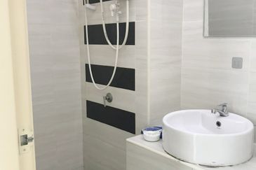 D'Summit Residences @ Kempas Utama