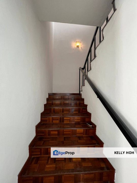 Jalan Hang Tuah, Tun Aminah Skudai Johor, 1.5 Storey Terrace House, 3 +1 Bedrooms 2 Bathrooms, Partial Furnished, For Rent , Johor, Skudai