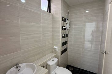 D'Summit Residences @ Kempas Utama