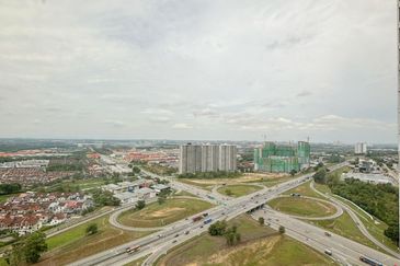 D'Summit Residences @ Kempas Utama