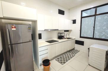 D'Summit Residences @ Kempas Utama