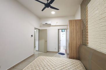 D'Summit Residences @ Kempas Utama