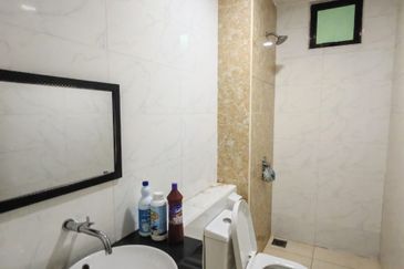 D'Summit Residences @ Kempas Utama