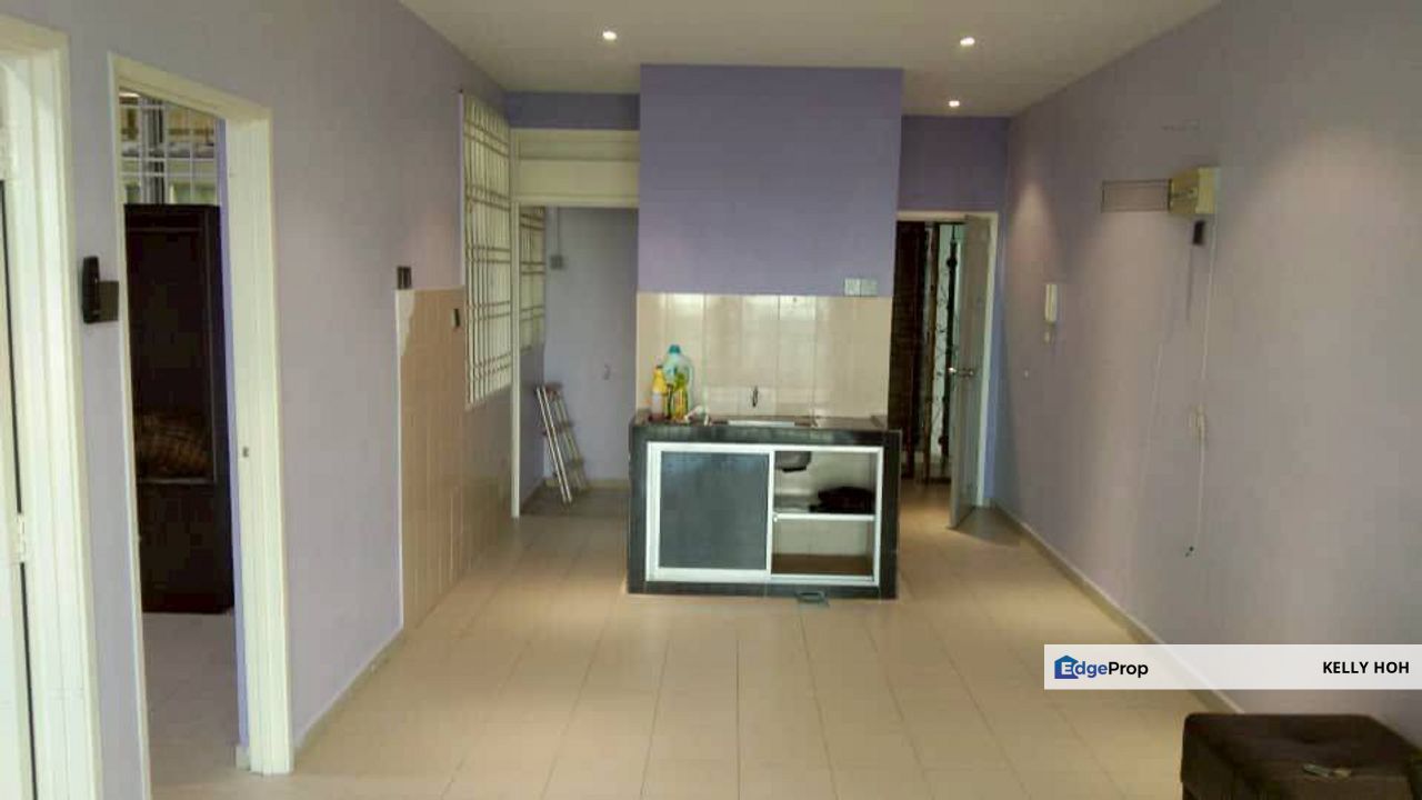 Lake View Suite Apartment @ Taman Mount Austin Johor, 2 Bedrooms 2 Bathrooms, Partial Furnished as picture, For Rent , Johor, Johor Bahru