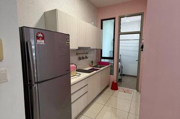 D'Summit Residences @ Kempas Utama