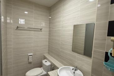 D'Summit Residences @ Kempas Utama