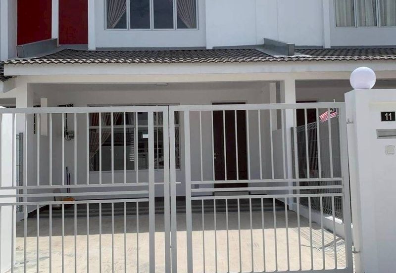 Erica @ Meridin East