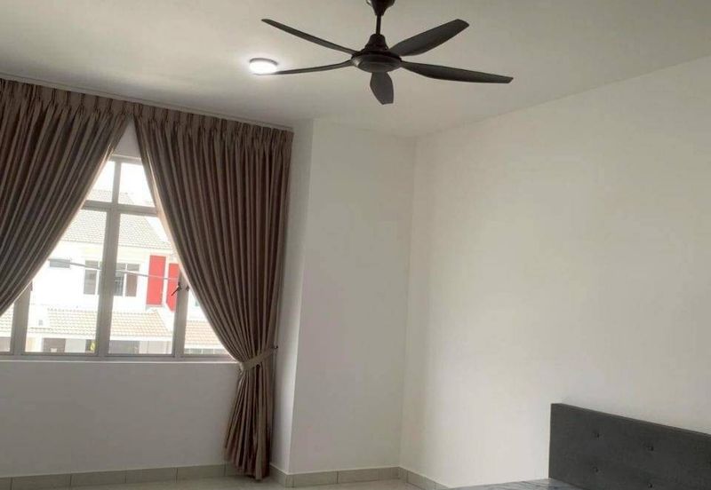 Erica @ Meridin East