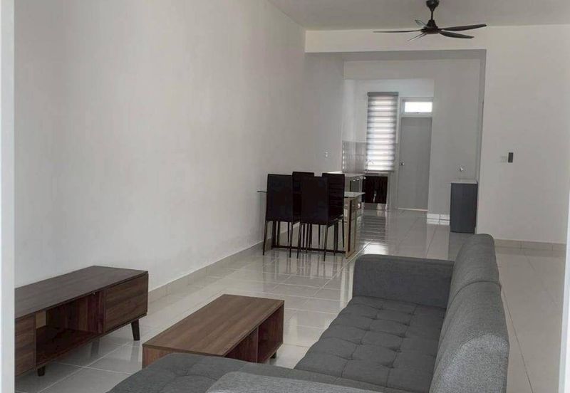 Erica @ Meridin East