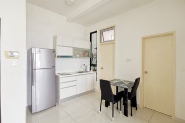 D'Summit Residences @ Kempas Utama