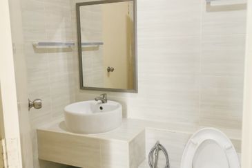 D'Summit Residences @ Kempas Utama