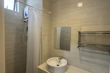 D'Summit Residences @ Kempas Utama