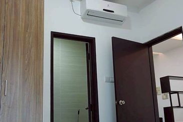 D'Summit Residences @ Kempas Utama