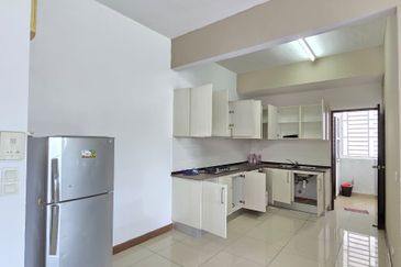 Dedaun Hijau (Greenfield Regency)