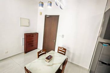 Baypoint @ Country Garden Danga Bay