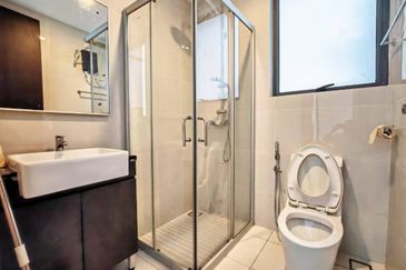 Baypoint @ Country Garden Danga Bay