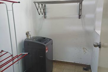 D'Summit Residences @ Kempas Utama